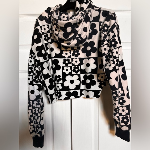 Wild Fable Juniors Cropped Hoodie Size S Black White Floral Check - Picture 2 of 5